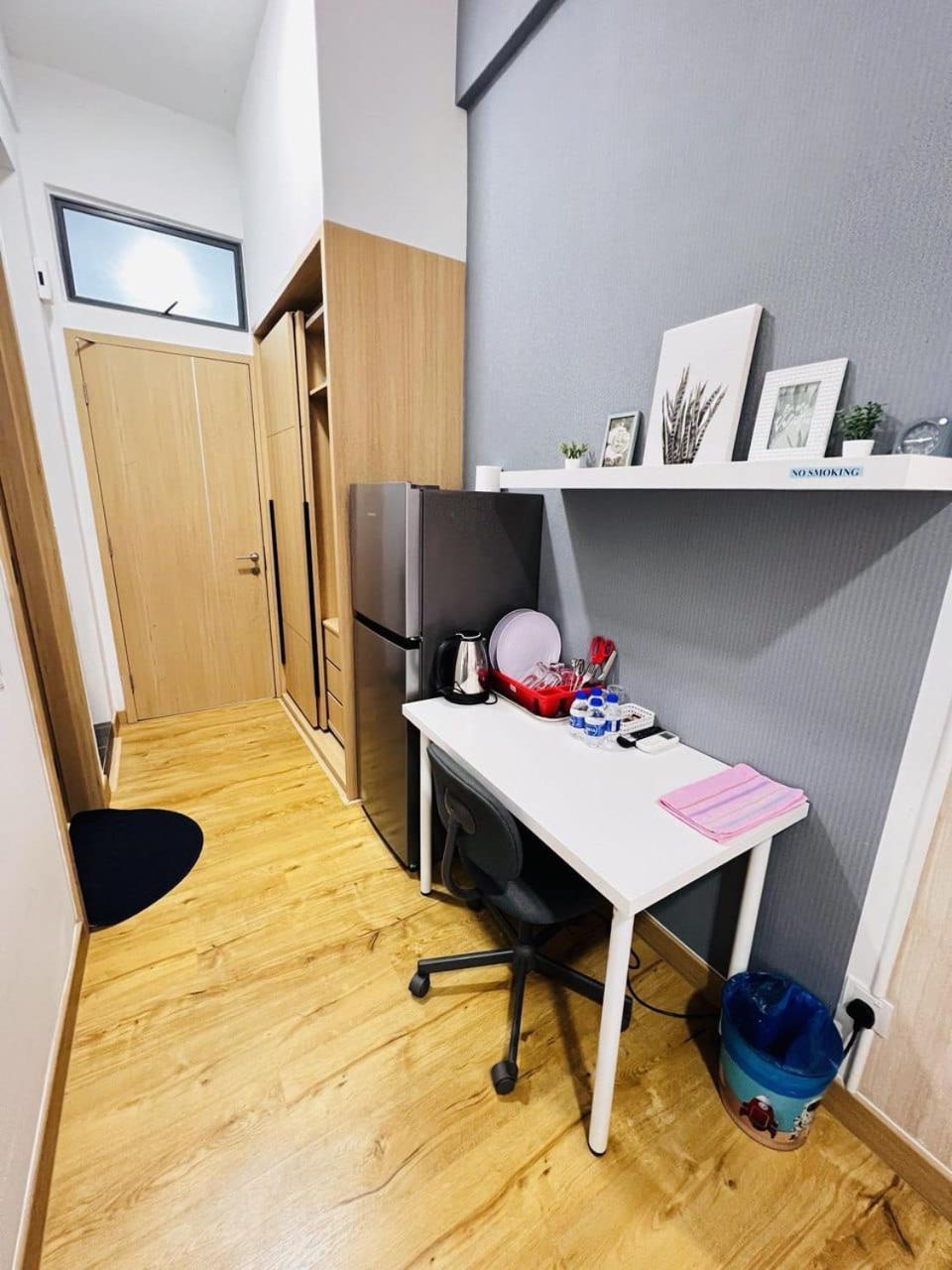 Voyage Bedroom, The Luxe Colony Apartment